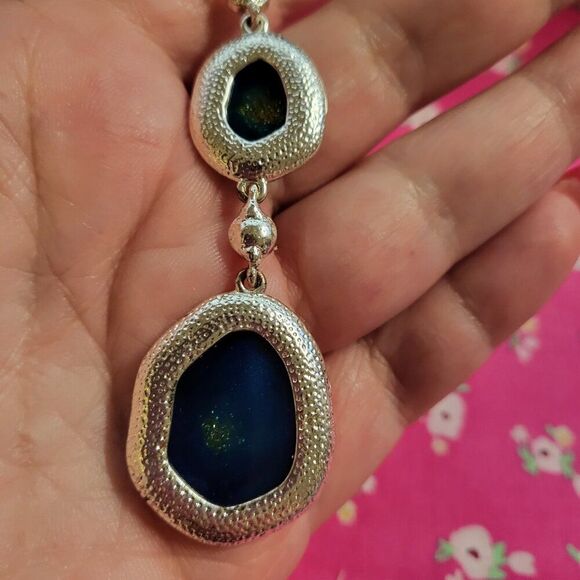 Vintage Avon Faux Turquoise Blue Geode Rhinestone Drop Necklace and Earrings Set - Picture 4 of 12